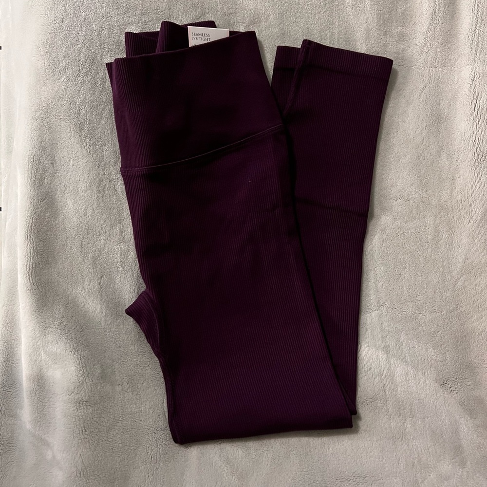 NWT Victoria’s Secret Seamless 7/8 Tight